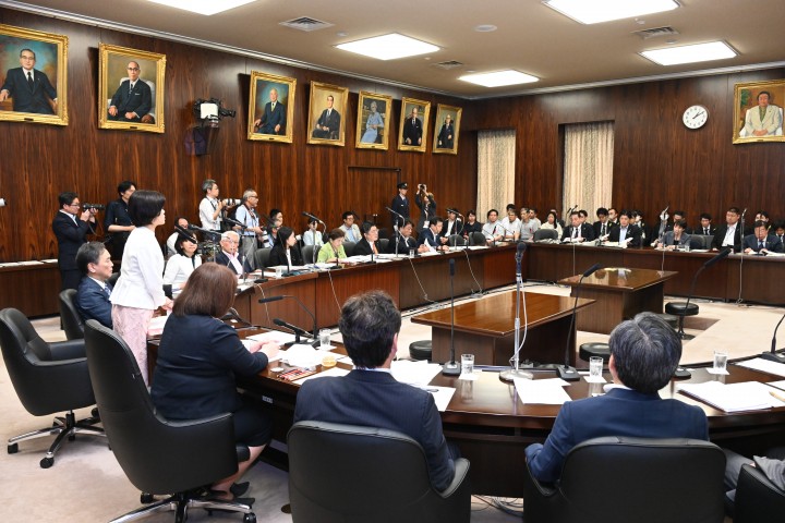 20260716参院法務委員会で質疑に立つ打越さく良議員