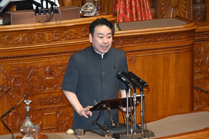 20260708参院本会議で質疑に立つ羽田次郎議員