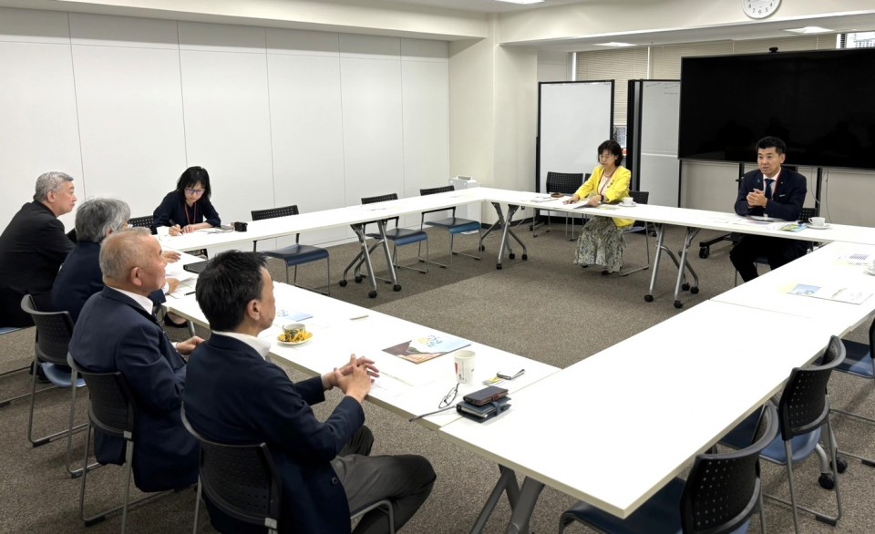 泉健太　岡本あき子　ふるさと回帰支援センター