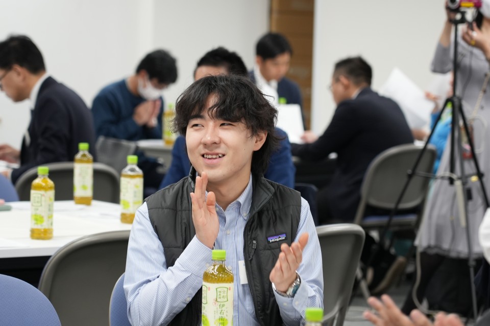 ディスカッション時の様子 ユース (4).JPG