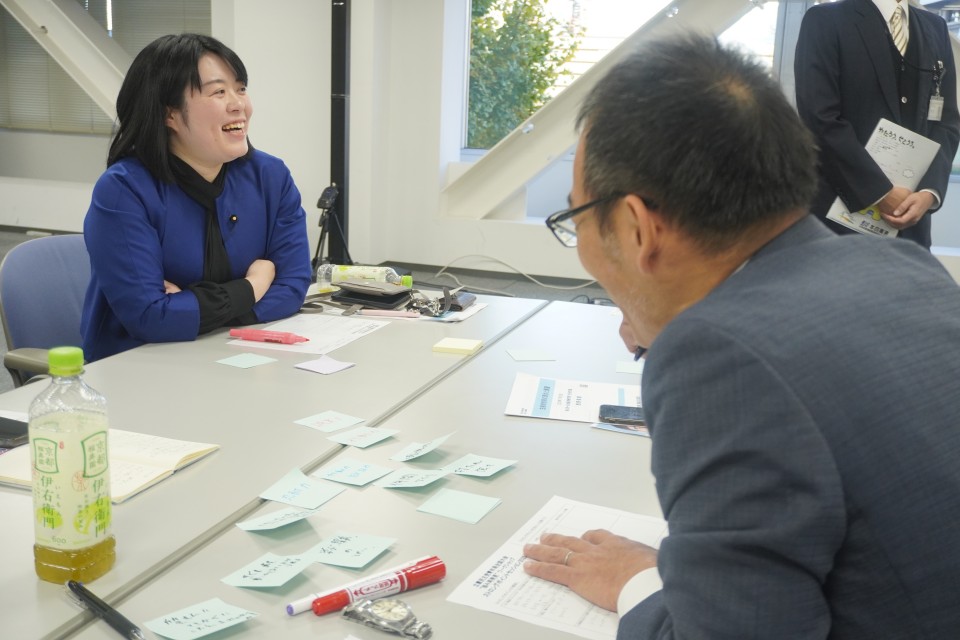 笑顔があふれるワークショップの様子 ワークショップの様子.JPG