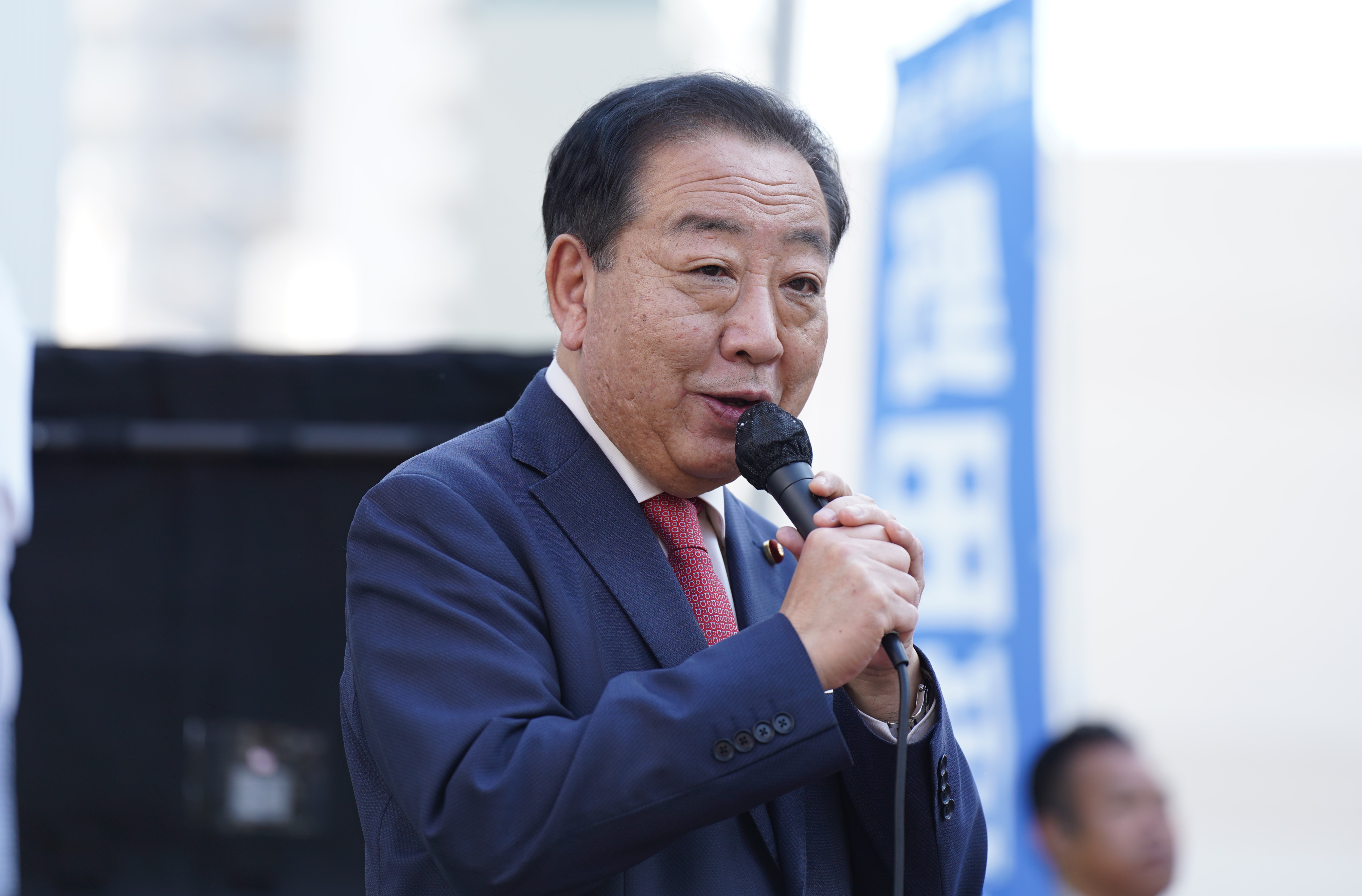 東京】予算の無駄遣い、裏金問題にメスを 野田代表が西八王子駅前で朝