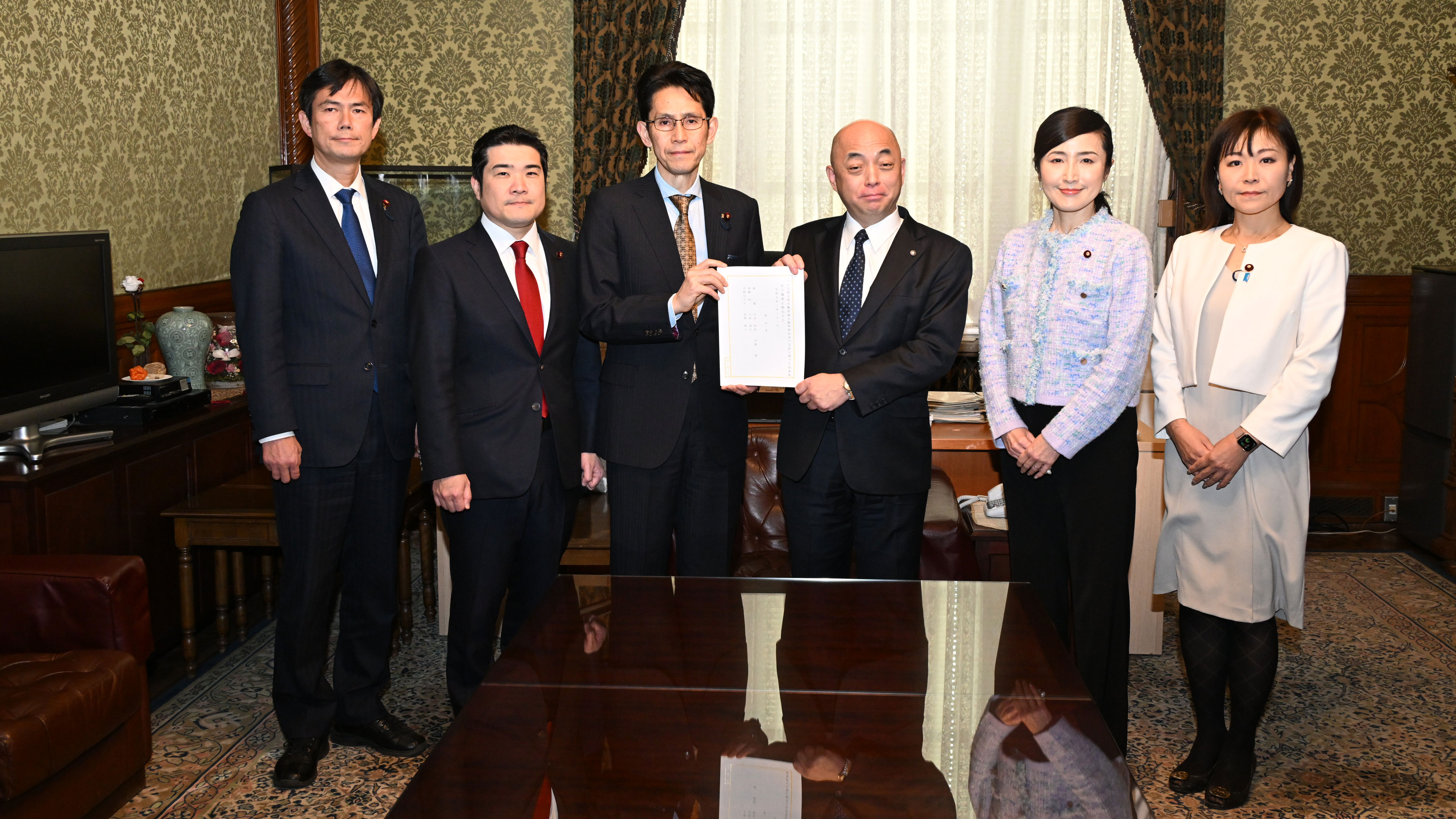 中小企業の社会保険料・事業者負担軽減法案を国会に提出 - 立憲民主党