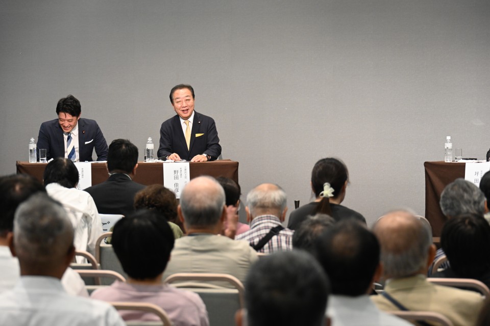 支援者のお子さまからの「立憲で1番期待できる議員は誰か」との質問には笑いが起こりました 20251005_185859.JPG