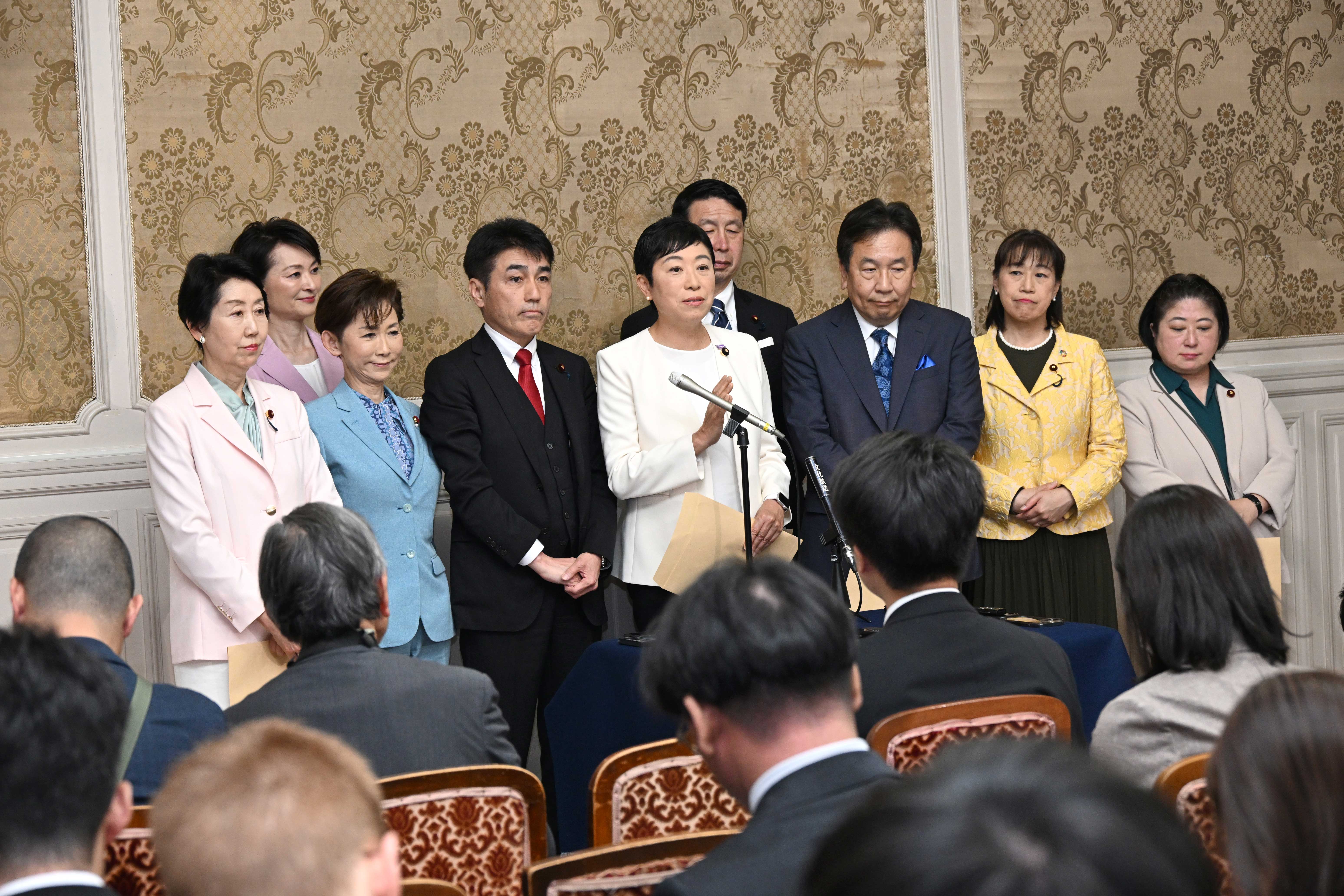 この改革なくして日本の前進なし」選択的夫婦別姓法案を提出 - 立憲民主党