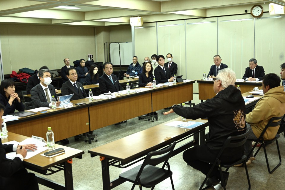 カキ養殖関係団体との意見交換では切実な声が相次いだ