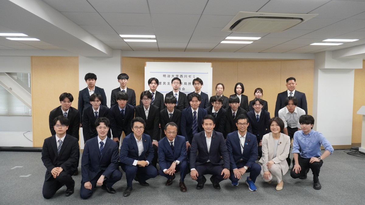 2025hXQQ8aK647VrrE4PVg55_tn120