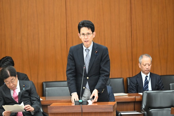 【衆院財金委】「与党内の密室の議論のみで税制が決められる時代は終わった」所得税法等改正案に対する修正案を提出