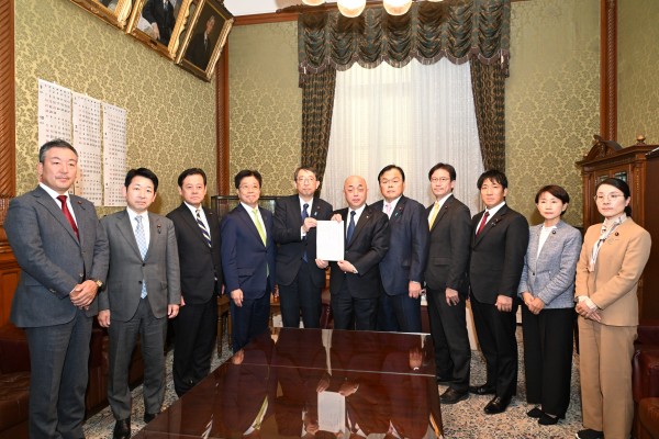 【法案提出】物流の安定確保へ──「運輸事業振興助成法改正案」を超党派で衆院に提出