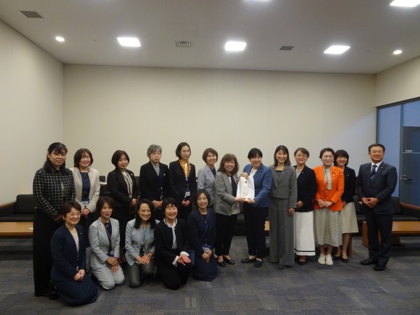 全国女性税理士連盟から要請を受け、意見交換