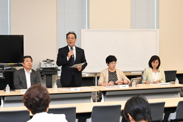 【全議員懇談会】三党間の課題について、新たな協議体設置に関して議論