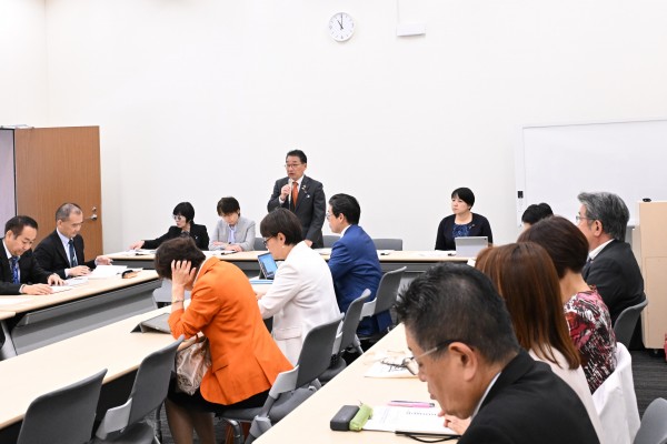 【税制・社会保障】法案審議を前に政府からヒアリング　「しっかりと勉強を」熊谷税制調査会長