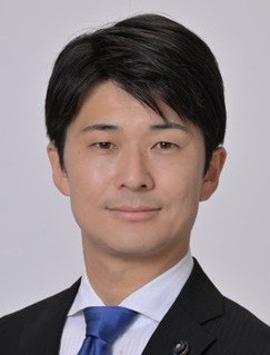 秋山陽
