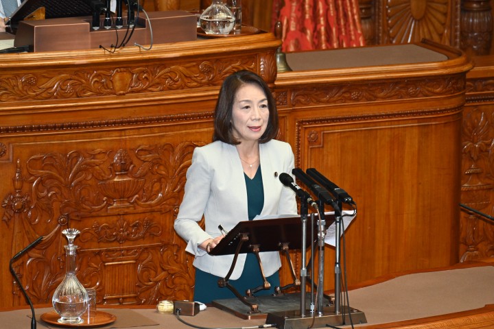 20260617参院本会議で質問する徳永えり議員