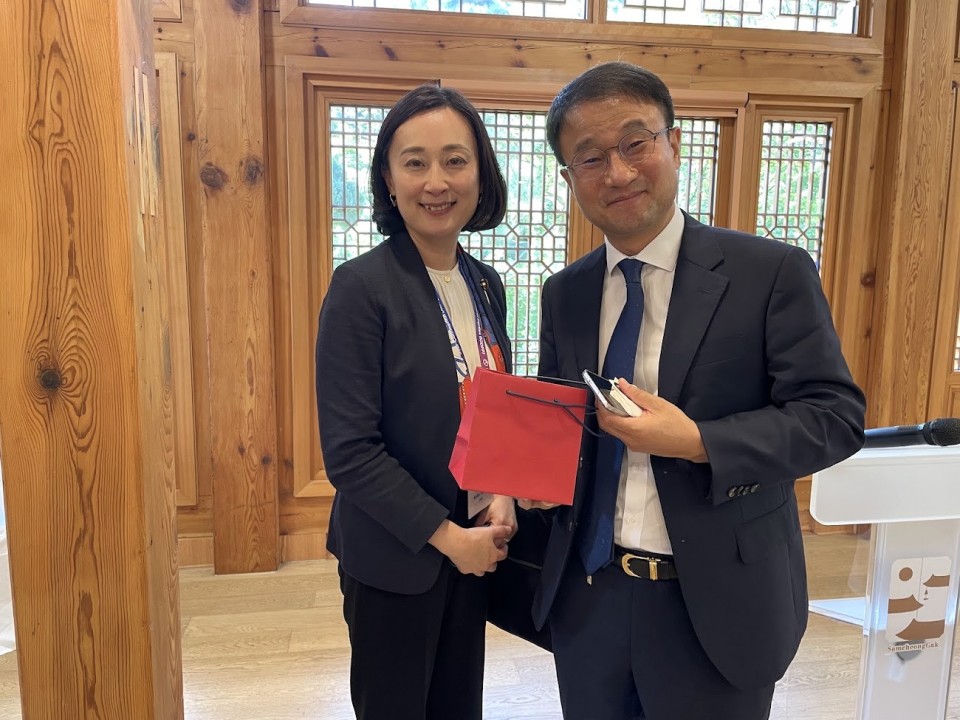 共に民主党代表.jpg