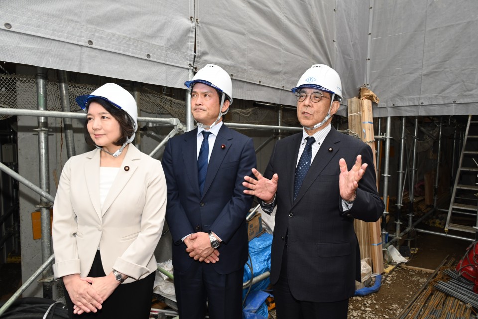 20260424３党代表が共同で品川区の建設現場を視察