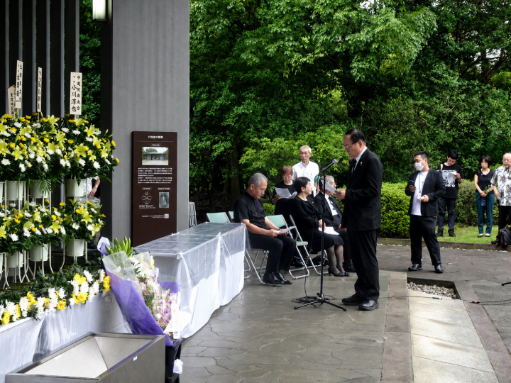 「戦争犠牲者追悼、平和を誓う8.15集会」にて代表メッセージを代読する吉田忠智常任幹事会議長