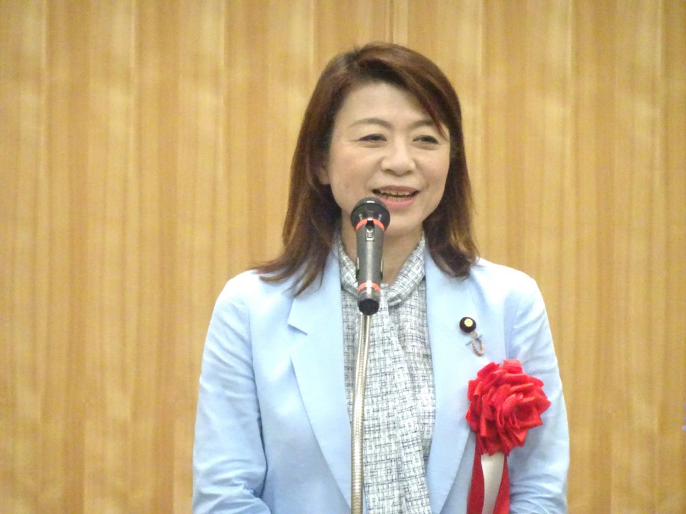 20260723全国原子力発電所立地市町村議会議長会の定期総会であいさつする福士珠美参院議員