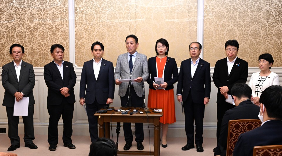 国会運営の正常化に関する申し入れの様子