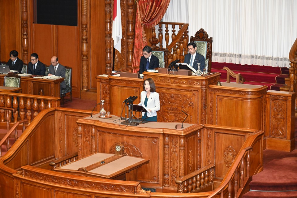 20260617参院本会議で質問する徳永えり議員