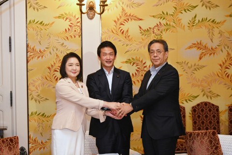 20260831３党党首会談に臨む水岡俊一代表