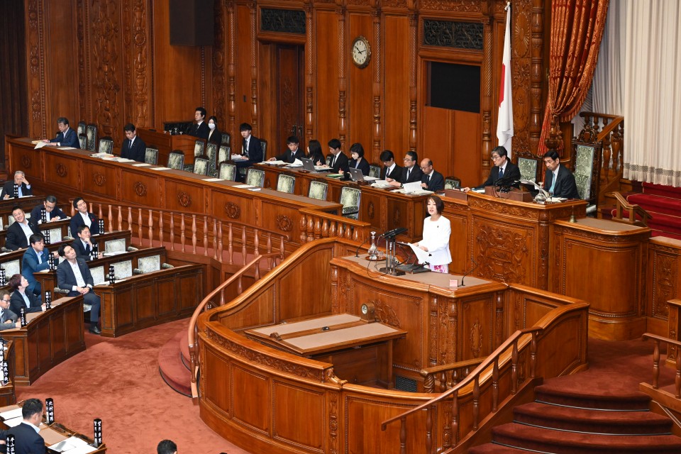 20260529参院本会議の質疑に立つ古賀千景議員