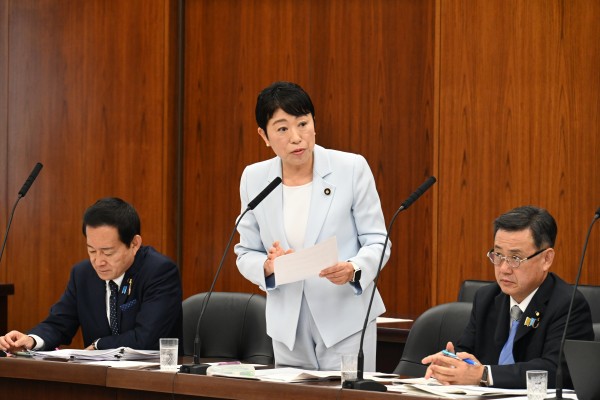 【参院外防委】首脳会議欠席で政府説明に残る疑問――判断の経緯を辻元議員が迫る