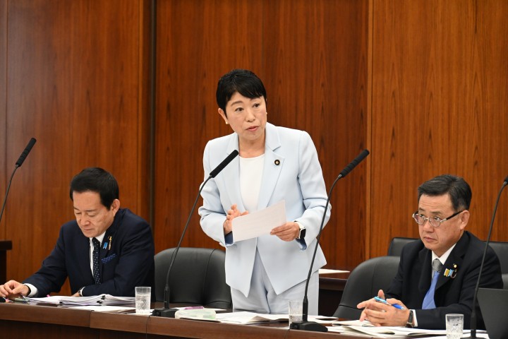 20261027参院外交防衛委員会で質問する辻元清美議員