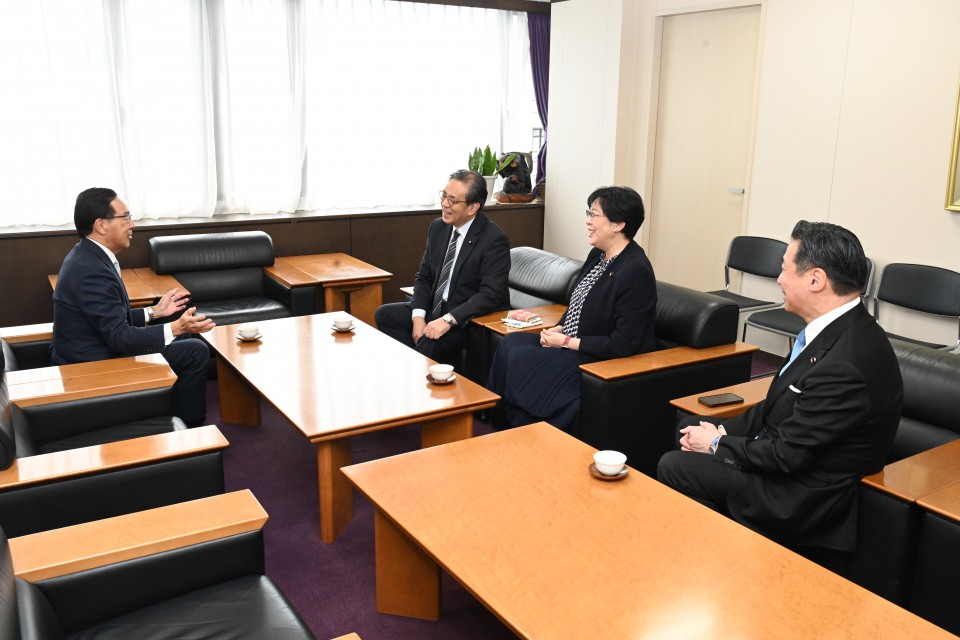 20260409水岡代表が西脇京都府知事と懇談
