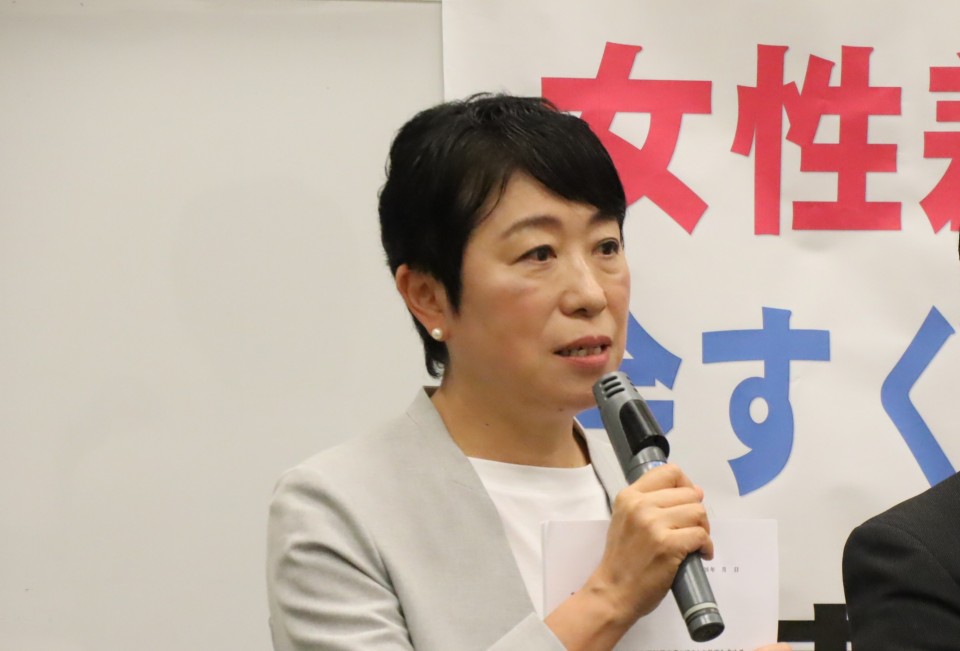 辻元清美参院議員があいさつ