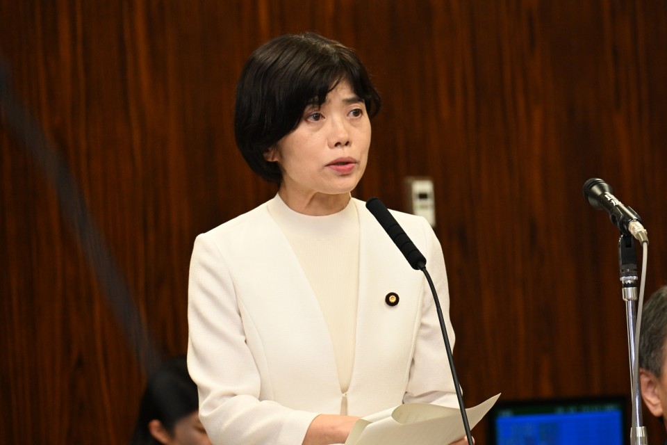 修正案の趣旨説明に立つ打越さく良議員 20260716参院法務委員会で修正案の趣旨説明に立つ打越さく良議員