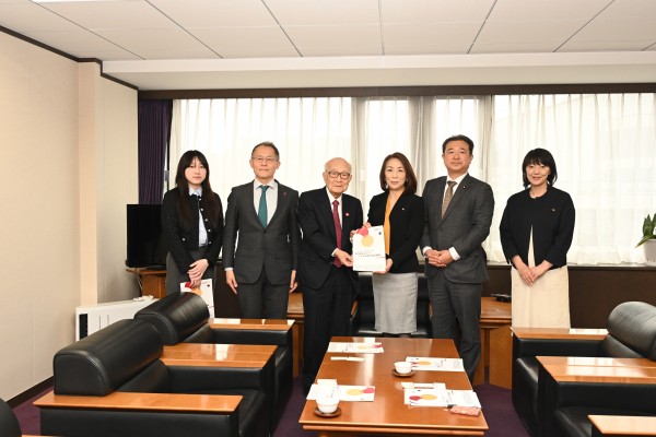 「日本キャンペーン」として日本が核兵器禁止条約に参加することを求める