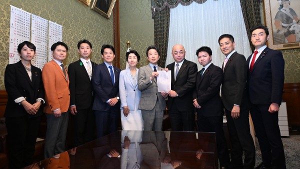 「国民が安心して利用できる高額療養費制度の見直し法案」を衆院に提出