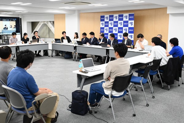 水岡代表「若者の声を政策実現につなげる」　第1回「若者政策実現会議」を開催