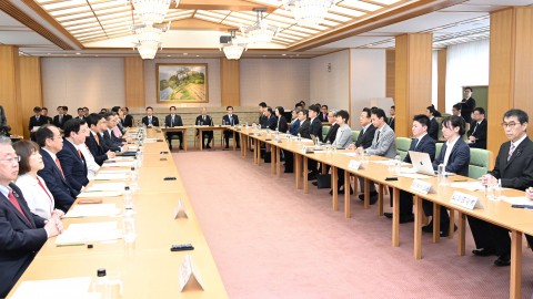 2026年６月８日　皇位継承に関する全体会議の様子。わが党から長浜博行・吉川沙織両参院議員が出席。