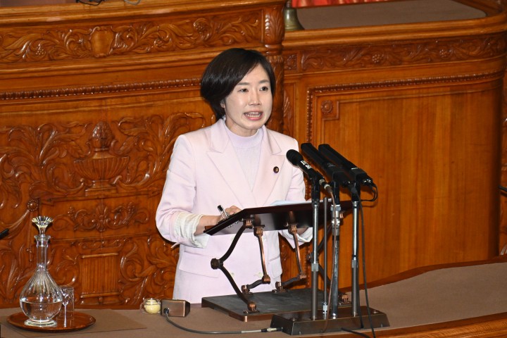 20260605参院本会議で反対討論に立つ村田享子議員