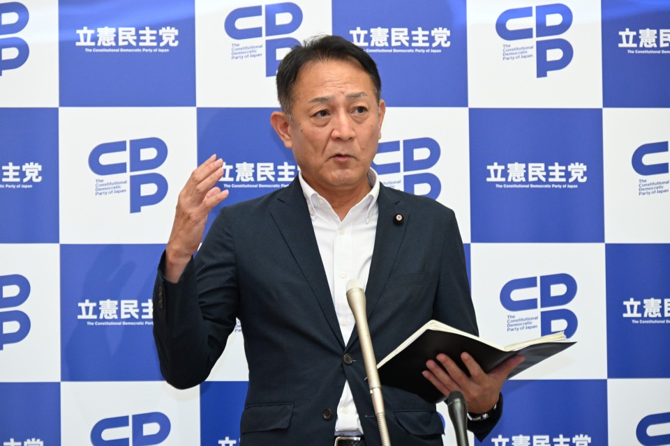 参院野党国対委員長会談後に記者団の取材に応じる斎藤嘉隆国対委員長