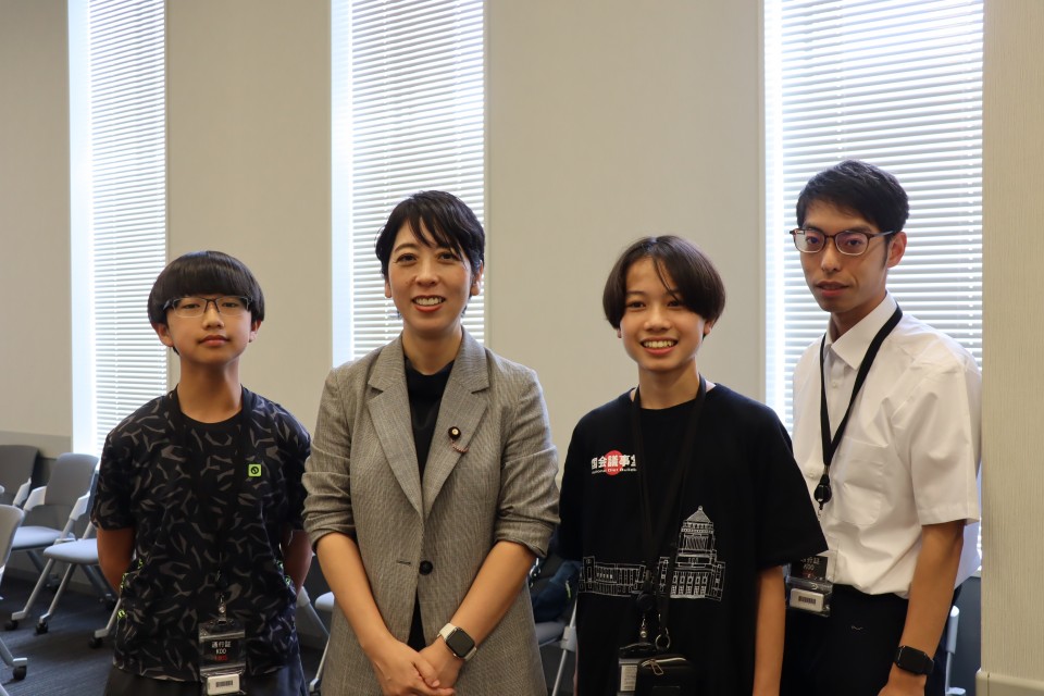 昼食交流会参加者と山内青年局長