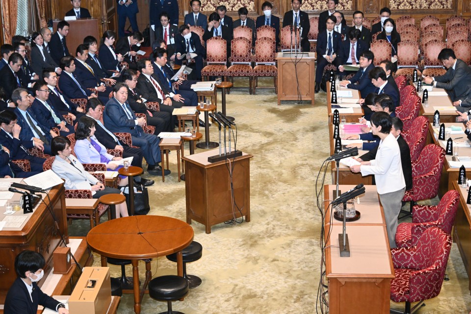 20260407参院予算委員会　山内佳菜子