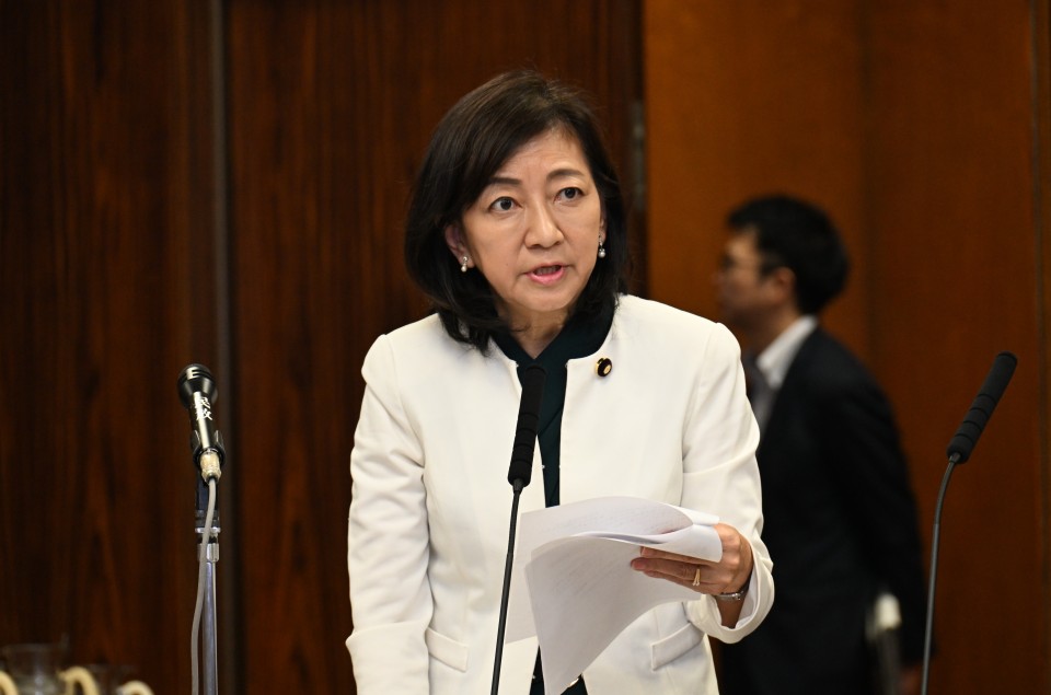 20260716参院法務委員会で質疑に立つ牧山ひろえ議員