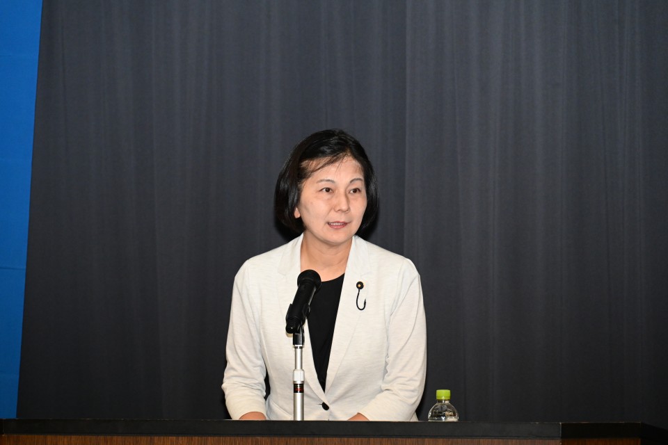 望月聖子 自治体議員NW副代表が開会のあいさつ