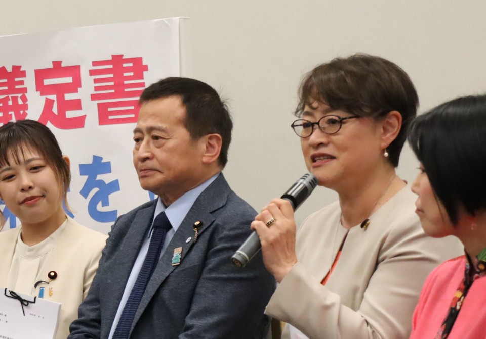 小島とも子参院議員があいさつ