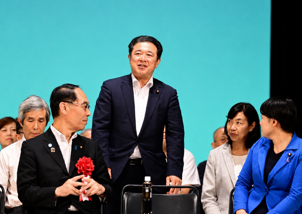 準組織内議員として紹介をうける森本真治参院議員