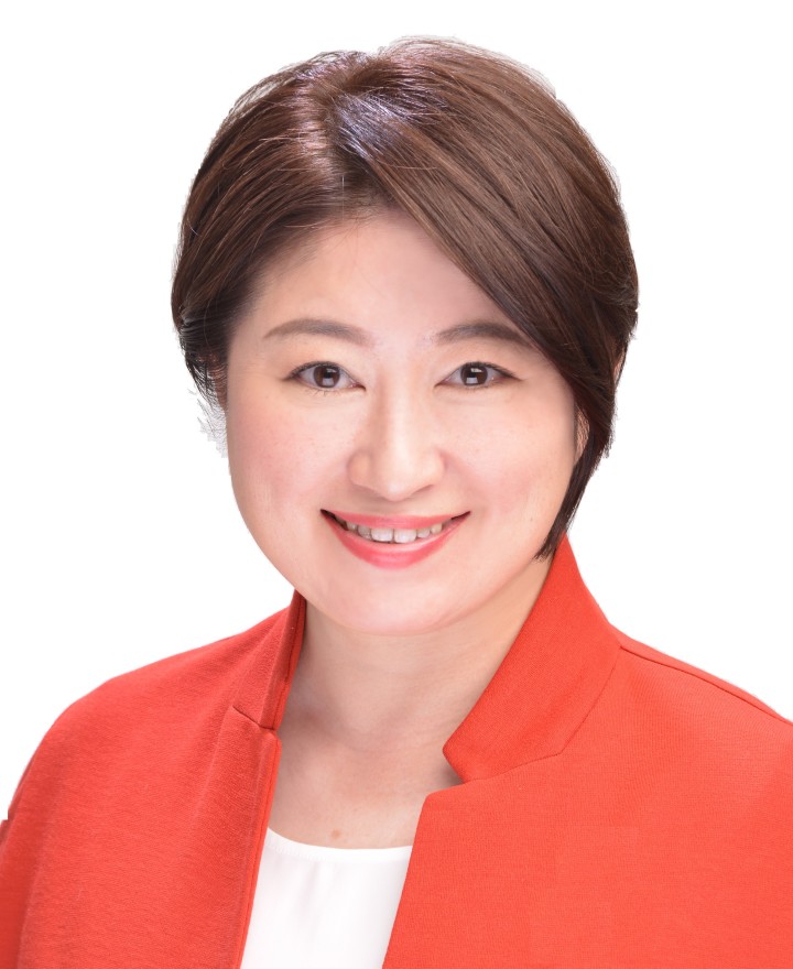 小宮山泰子