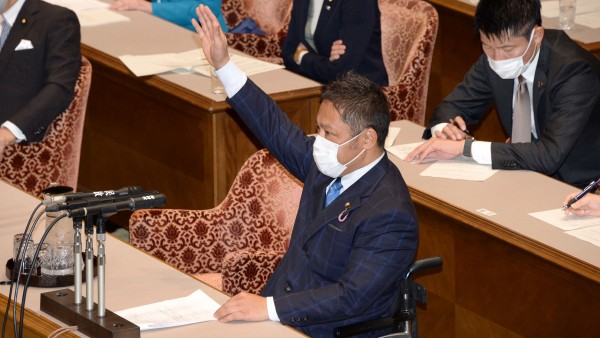 【参院議運委】横沢議員、ホテル、自宅療養の障がい者への合理的配慮に柔軟な対応を政府に求める　