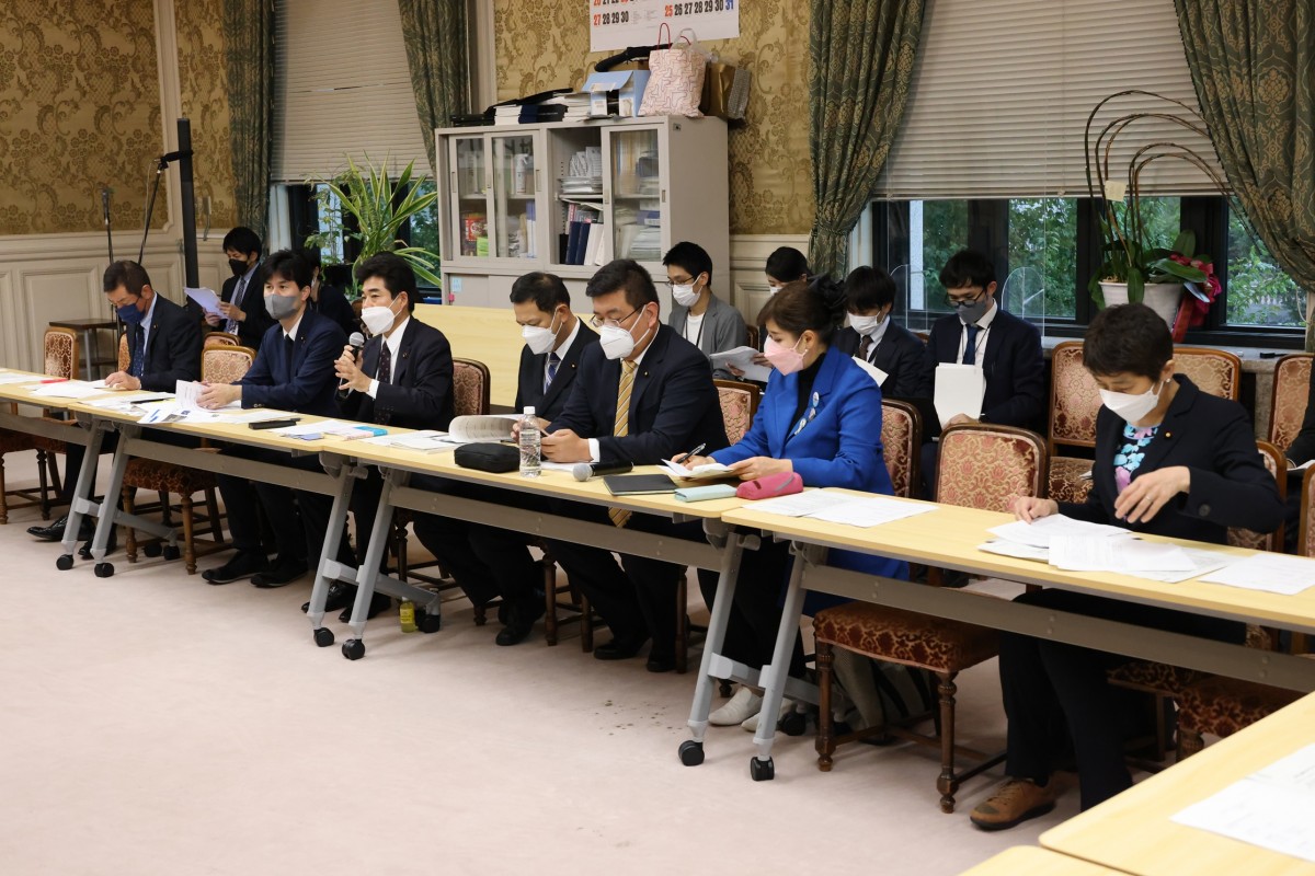 政府新法「親の介護、老後破綻問題に苦しむ2世を救えない」と阿部