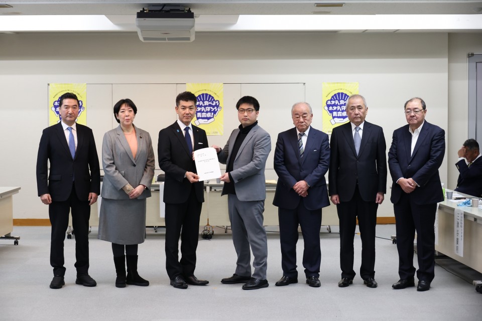 泉健太　田名部匡代　升田世喜男