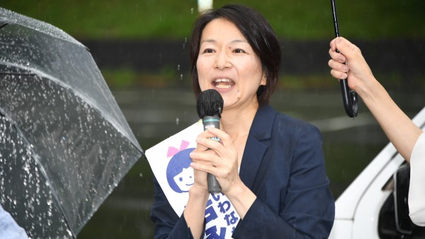 【東京・多摩市】都議会議員補欠選挙、岩永ひさか候補が「暮らしが豊かになるために政治がなければならない」と第一声