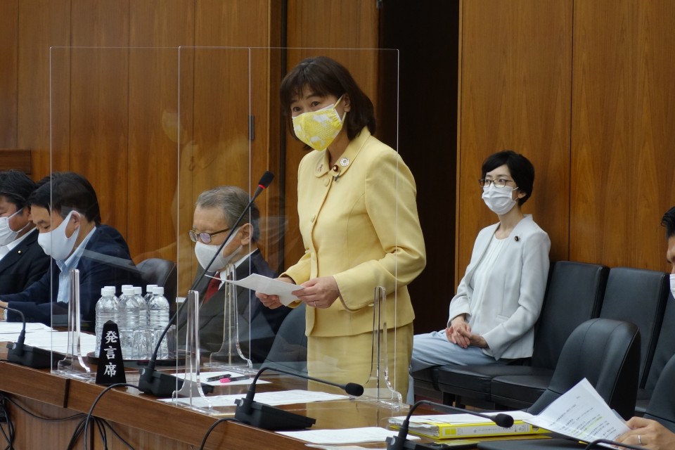 0521岡本あき子議員.JPG