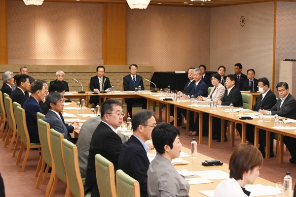 皇位継承に関する初の全体会議開催 拙速ではなく、丁寧に、国民の総意を作っていくための議論を - 立憲民主党